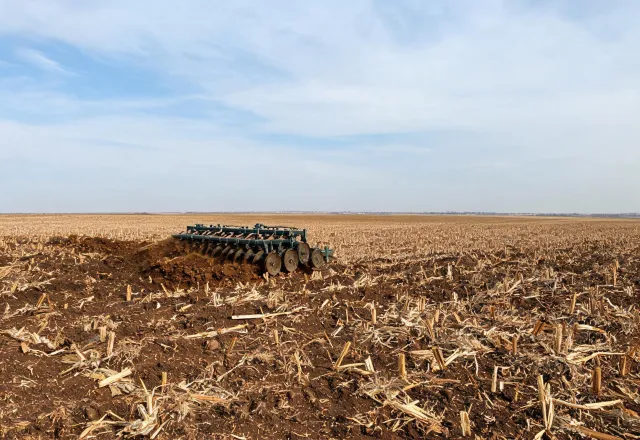 Broadacre soil preparation